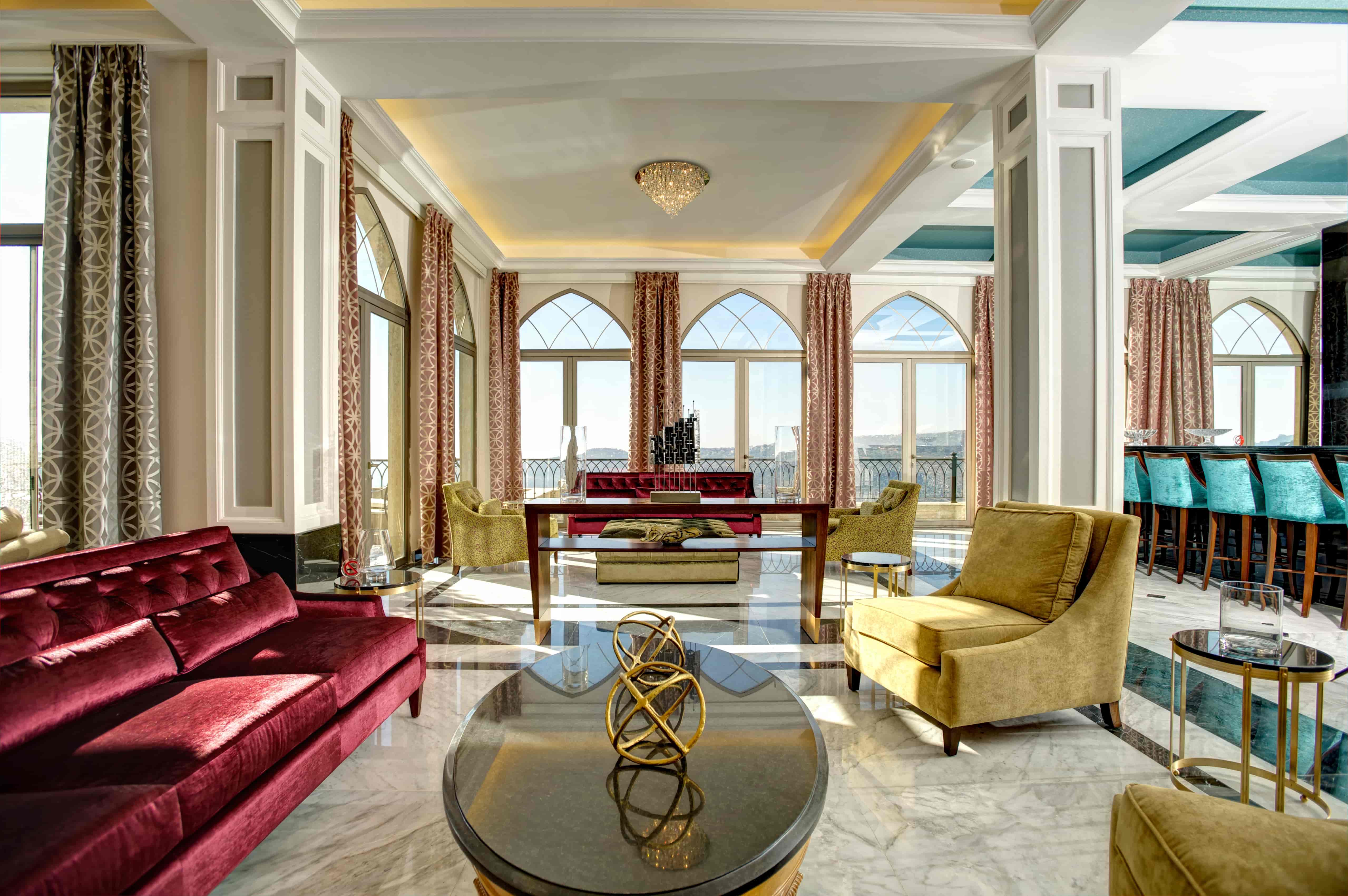 Luxury for Less: How to Master the "Last-Minute" 5-Star Hotel Hack?