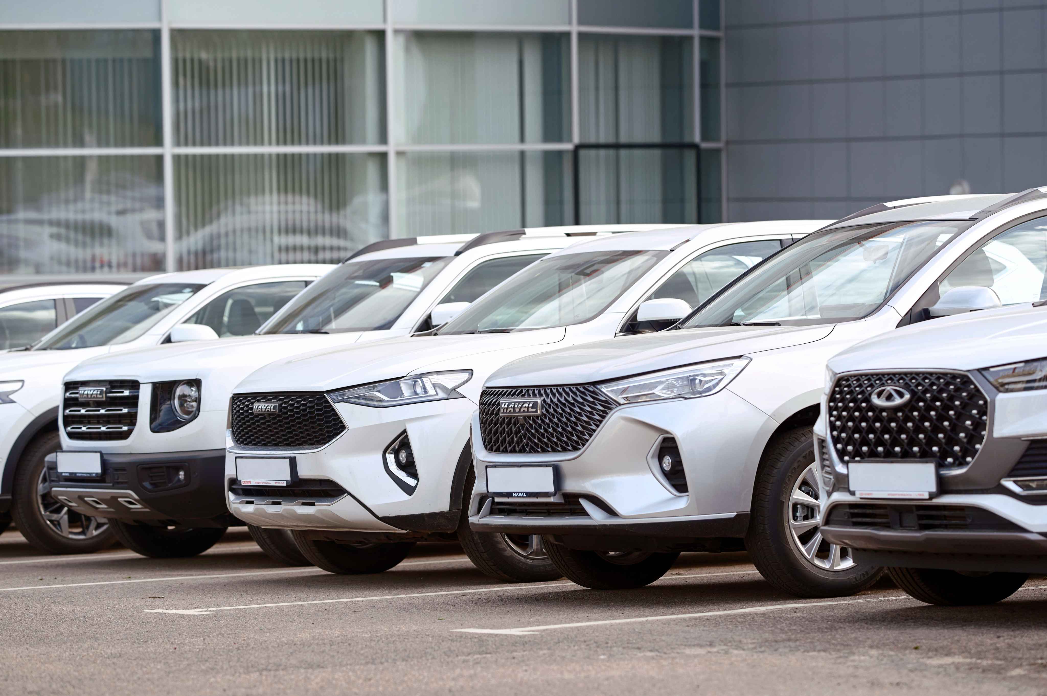 Lease vs. Buy Car: Which Option Actually Saves You Money in 2026?