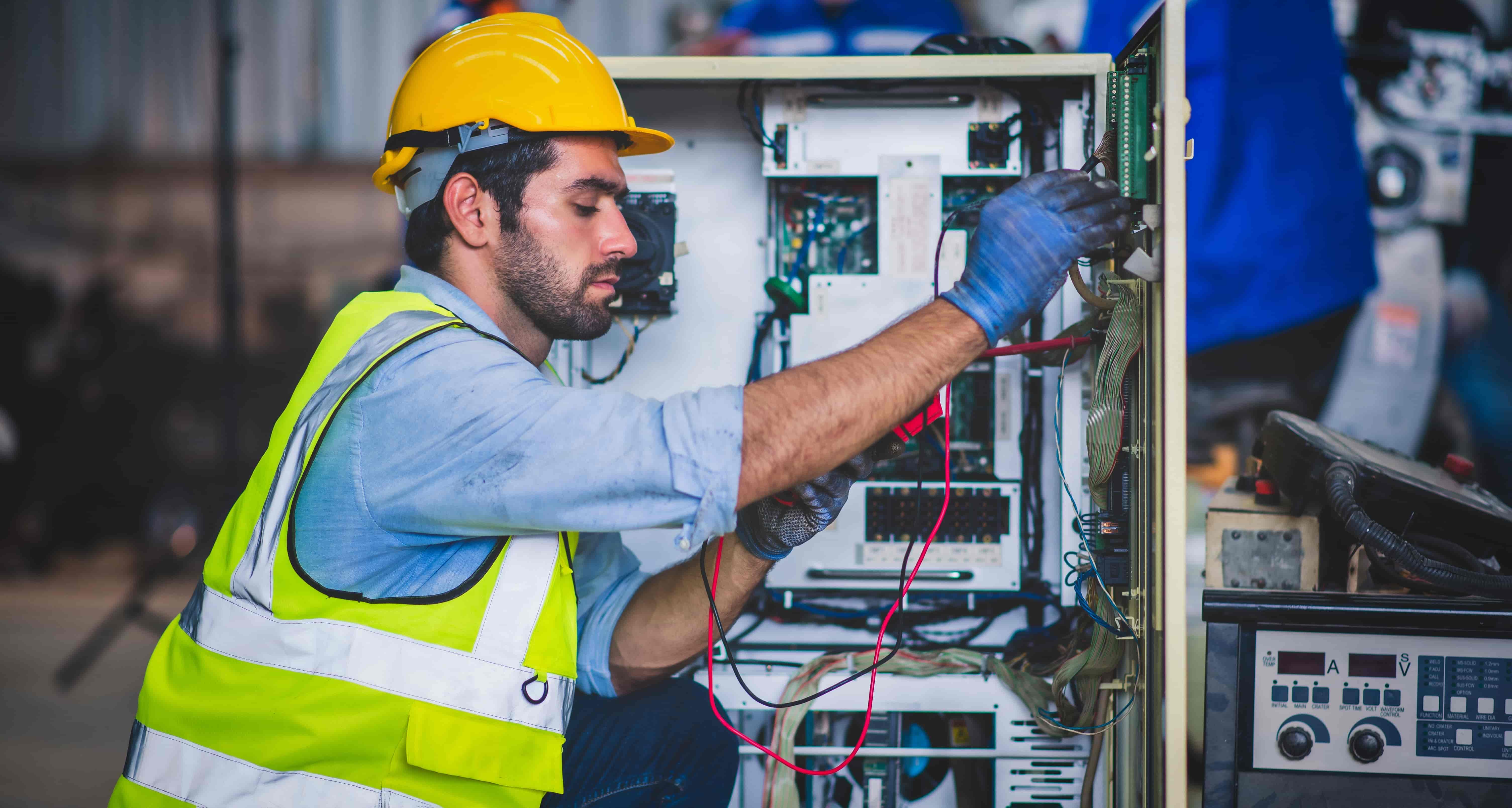 How Much Does an Electrician Cost Per Hour- 2026 Price Guide