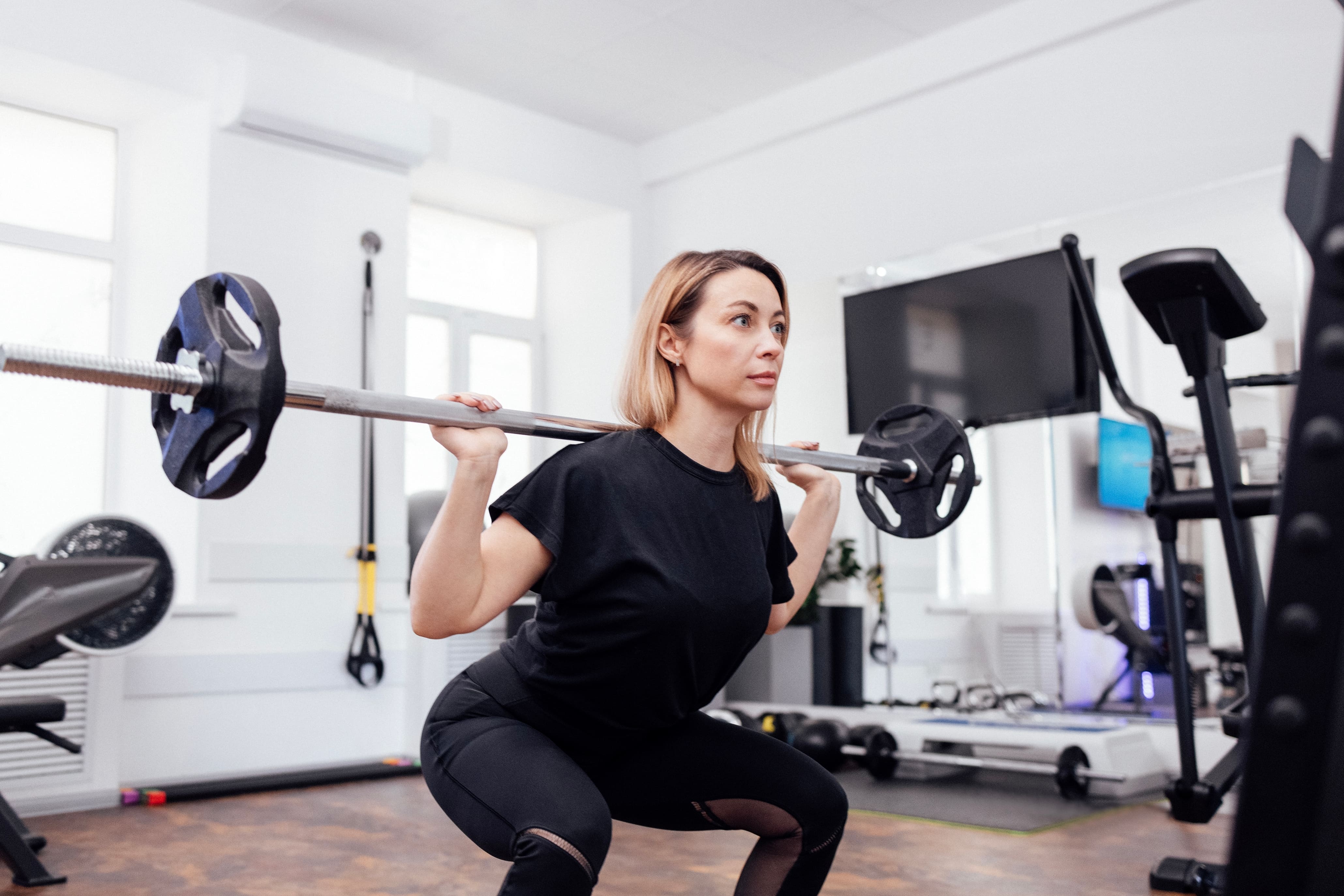 10 Benefits of Strength Training for Women (It's Not About "Bulking”)
