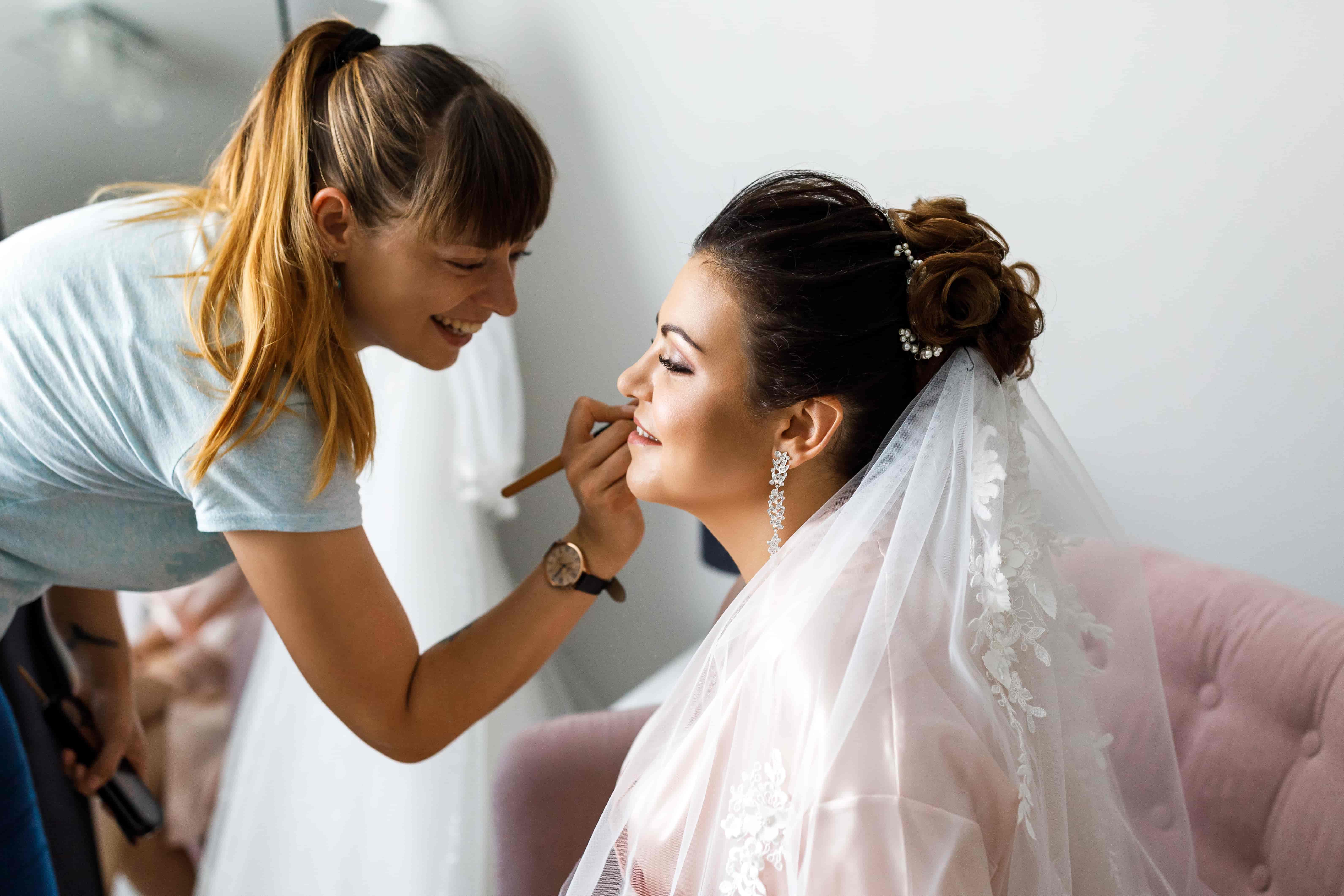 2026 Wedding Makeup Trends: Glass Skin vs. Soft Glam