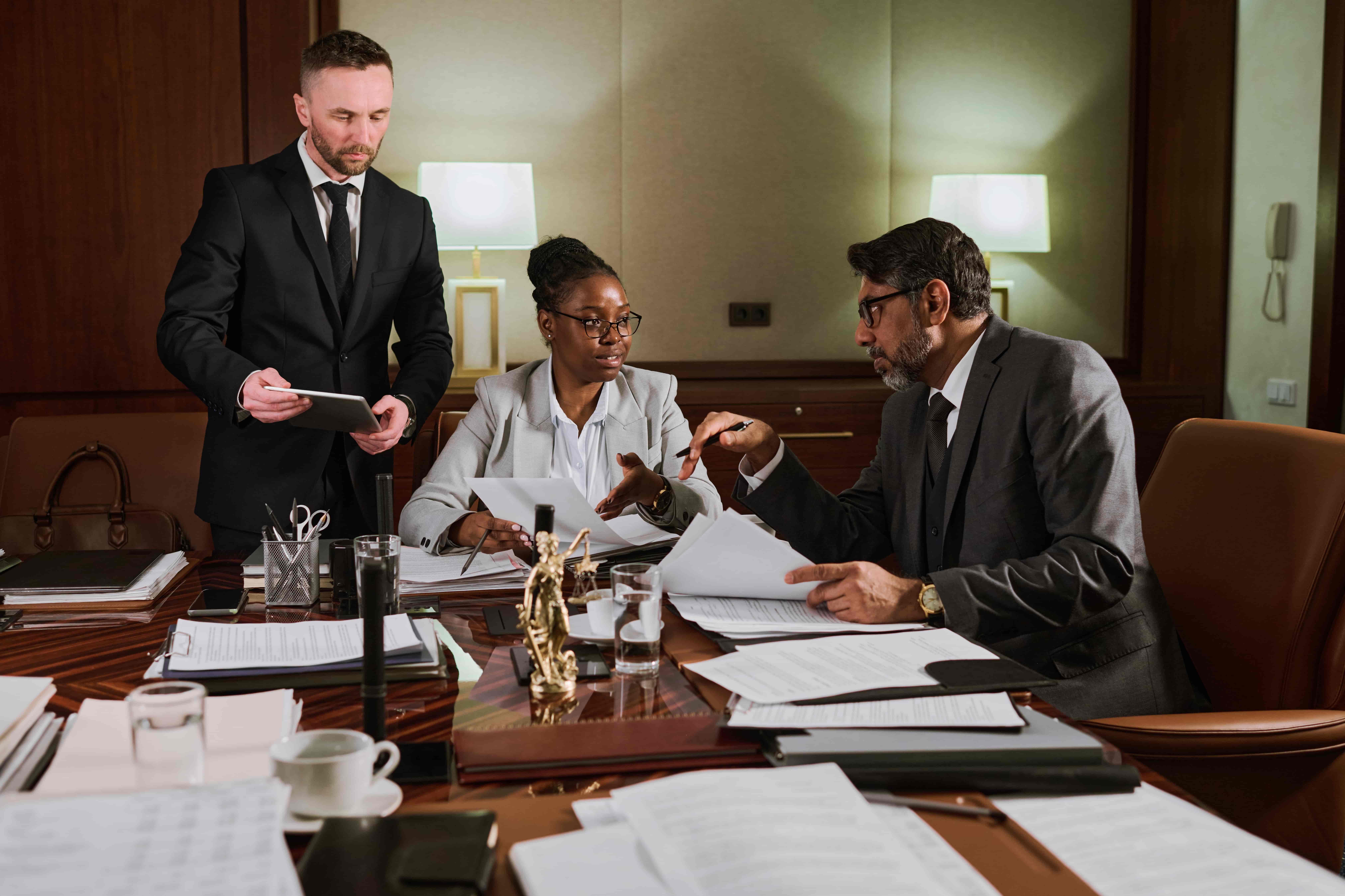 5 Signs You Need a Lawyer, Not Google
