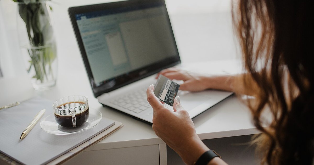 Credit Card Rewards Programs: Points, Miles, and Cashback Compared