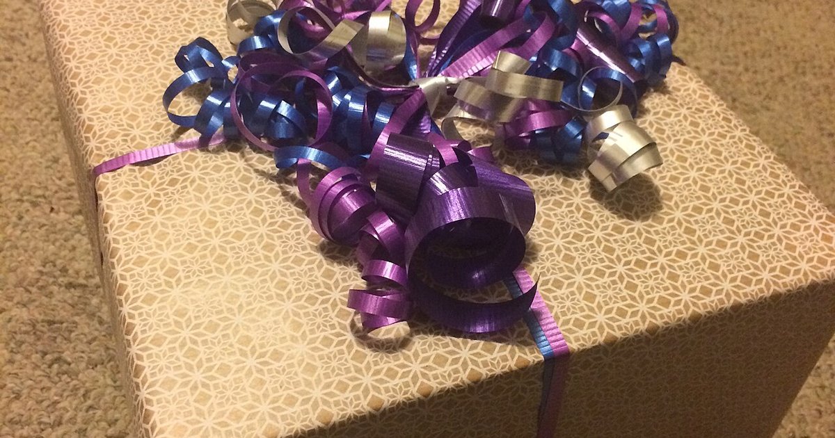 Gift Shopping Online: Tips for Timing, Sizing, and Delivery