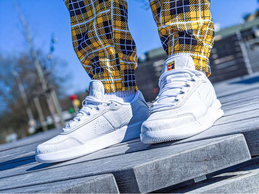 Weiße Sneaker, seit jeher ein Augenschmaus